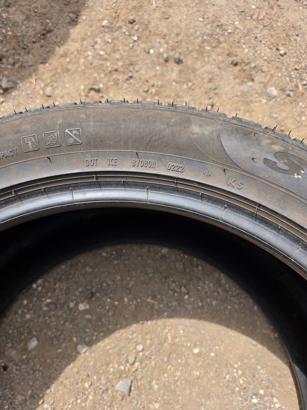 325/40R22 Pair (2 Used Tires) Pirelli Scorpion