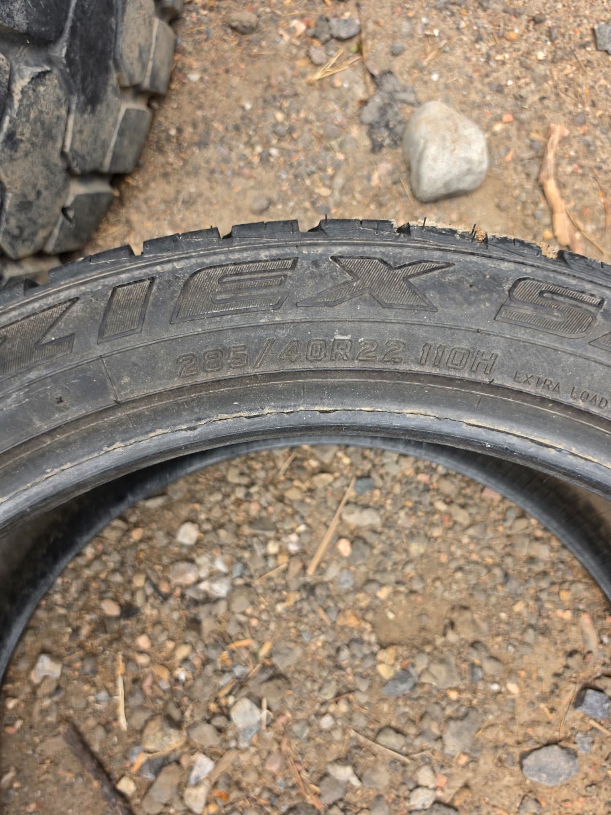 285/40R22 Pair (2 Used Tires)Falken Ziex S/T