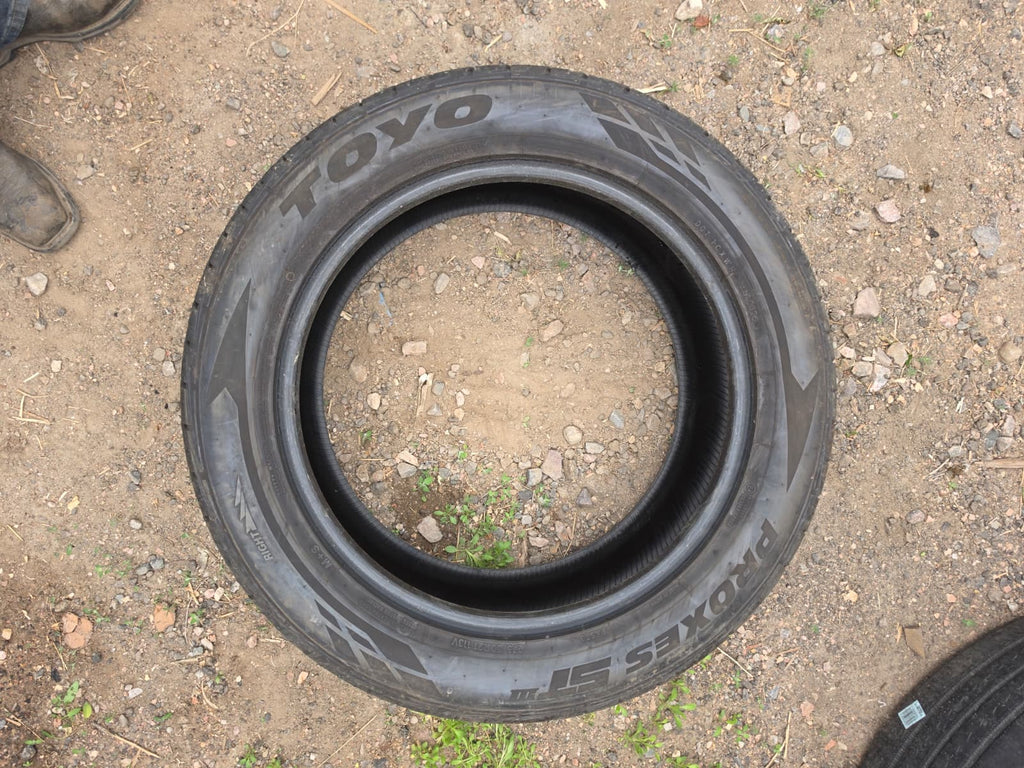 275/50R21 Pair (2 Used Tires) Toyo Proxes ST3