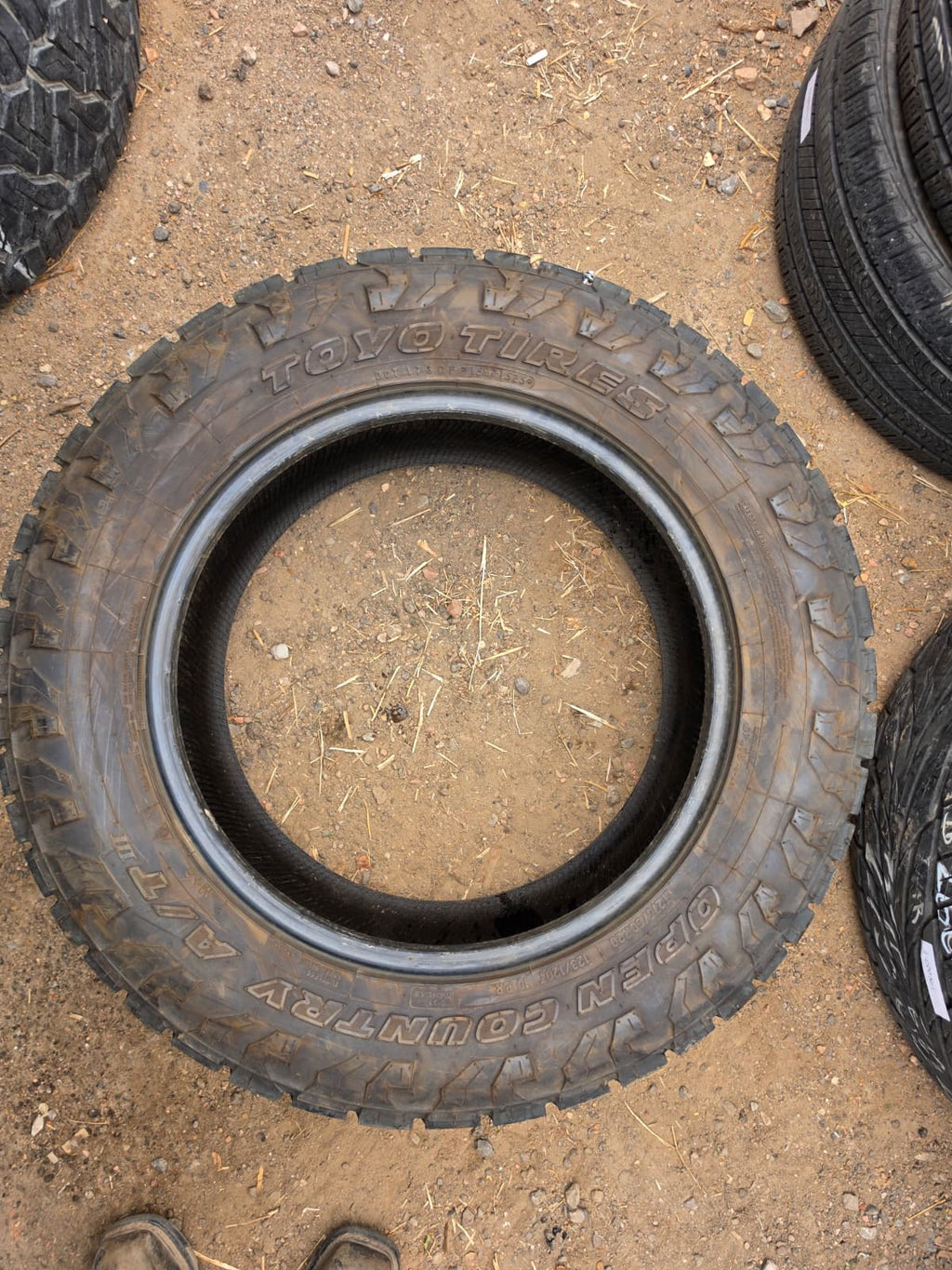 LT275/60R20 Set (4 Used Tires) Toyo Open Country