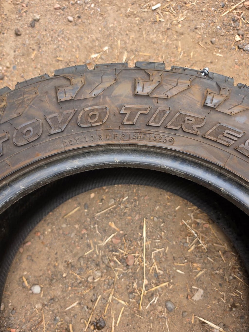 LT275/60R20 Set (4 Used Tires) Toyo Open Country
