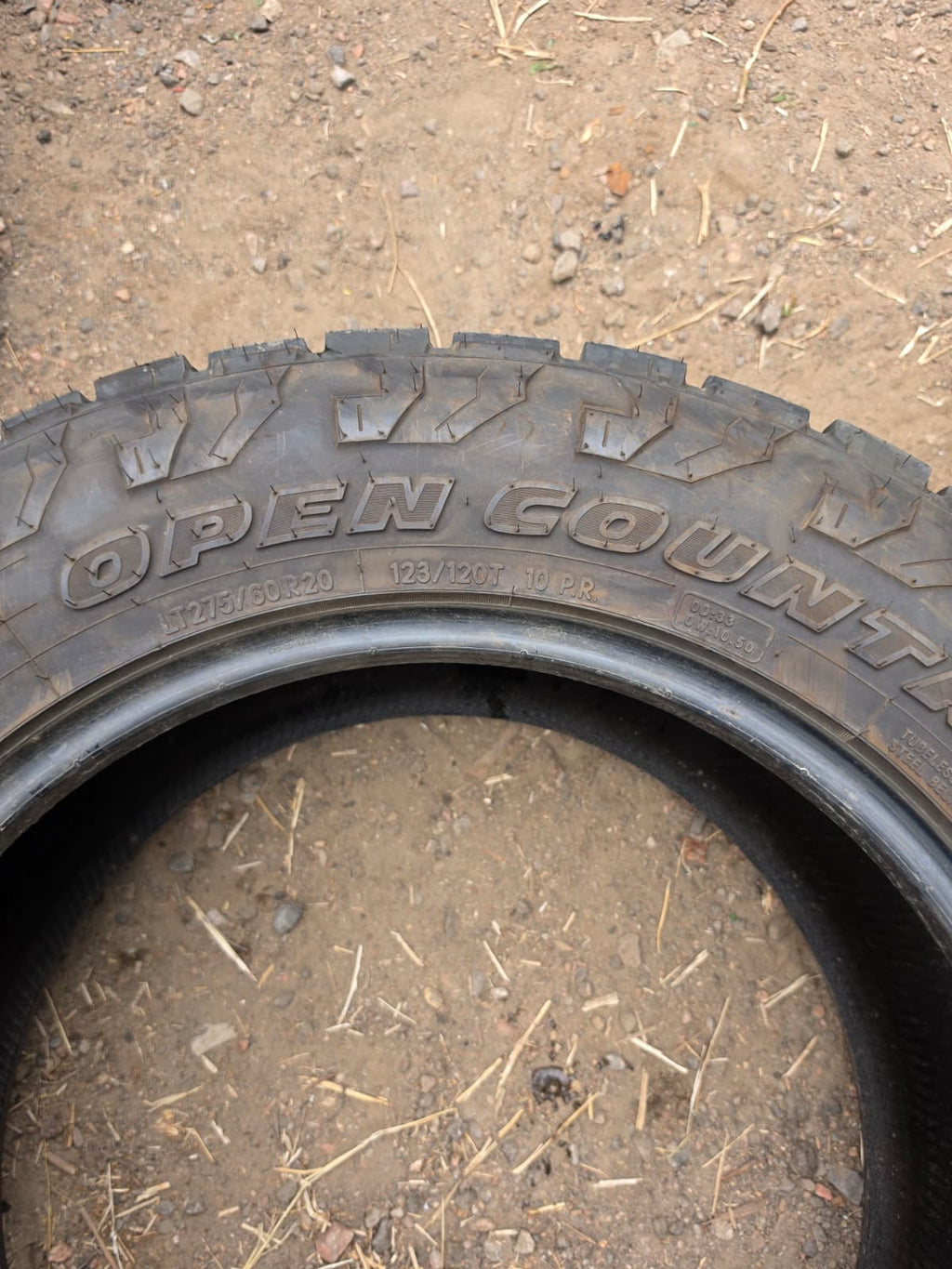 LT275/60R20 Set (4 Used Tires) Toyo Open Country