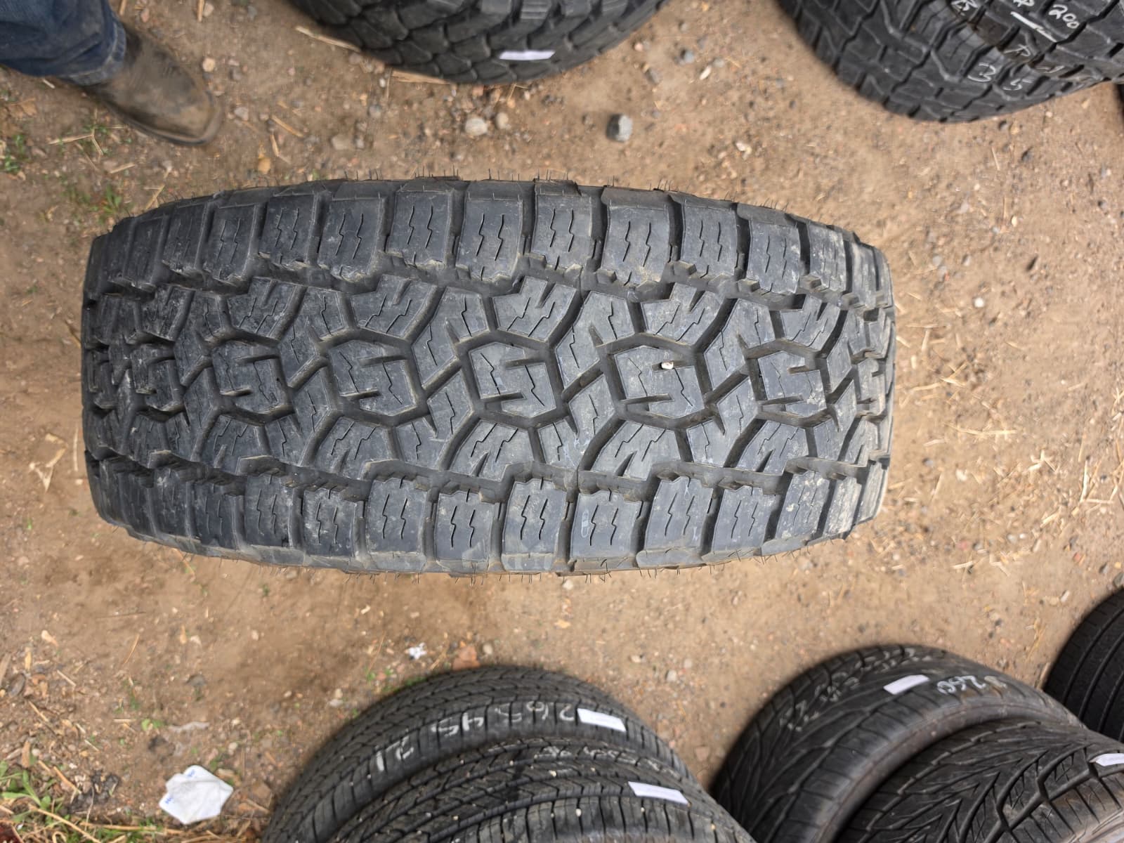 LT275/60R20 Set (4 Used Tires) Toyo Open Country