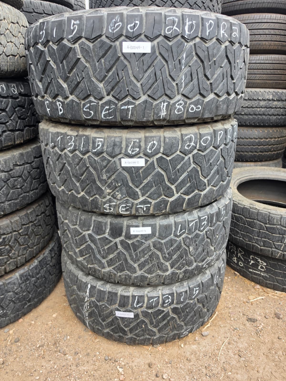 LT315/60R20 Set (4 Used Tires) Nitto Recon Grappler
