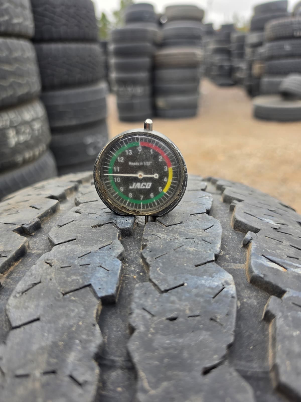 LT285/60R20 Set (4 Used Tires) FireStone Transforce AT