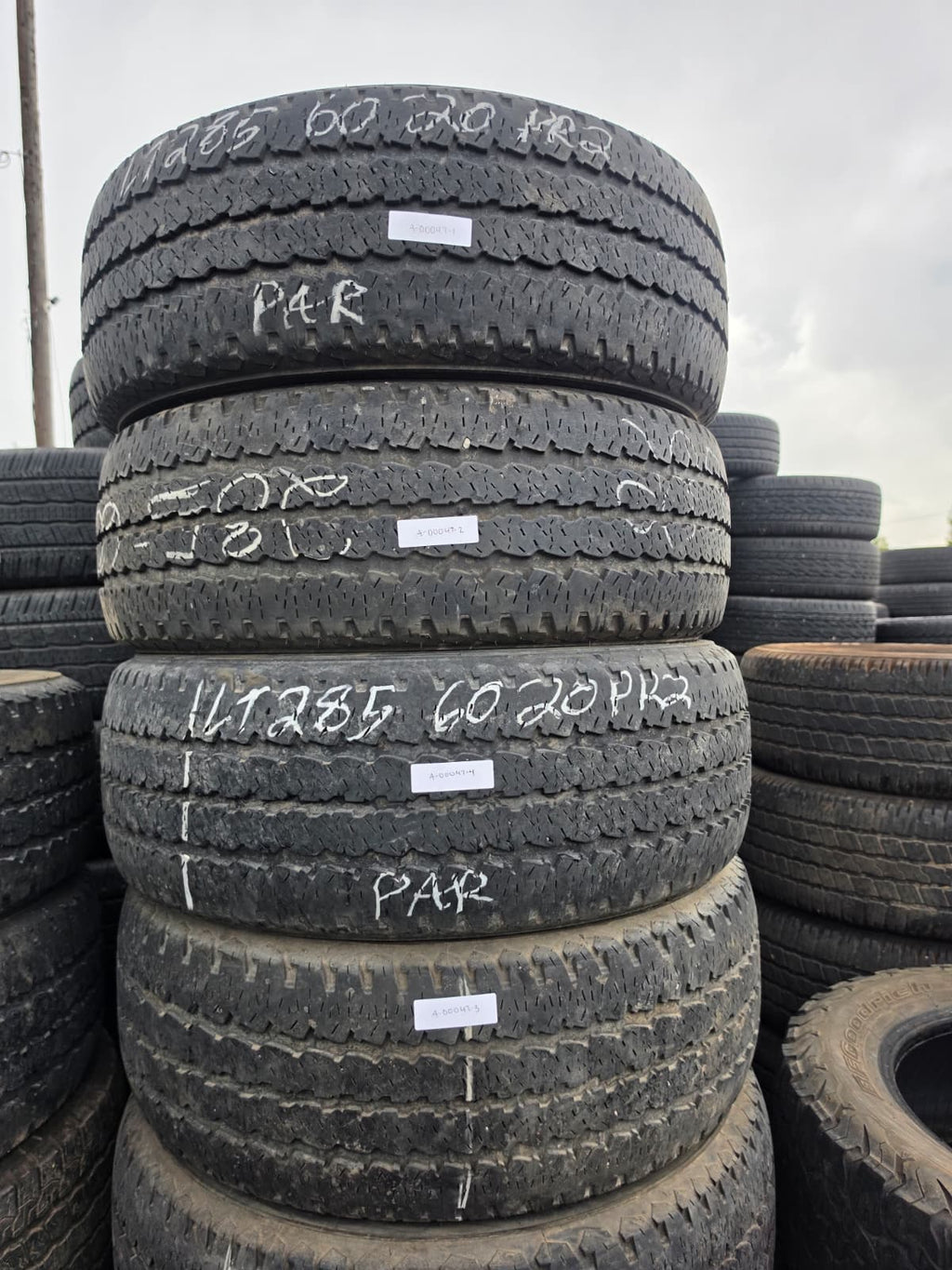 LT285/60R20 Set (4 Used Tires) FireStone Transforce AT