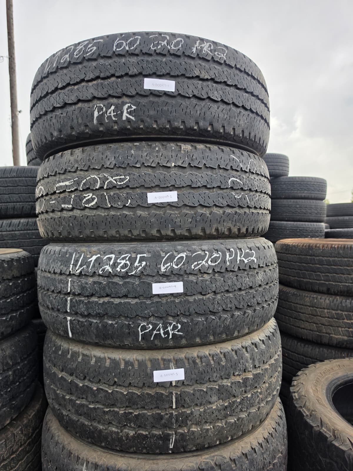 LT285/60R20 Set (4 Used Tires) FireStone Transforce AT