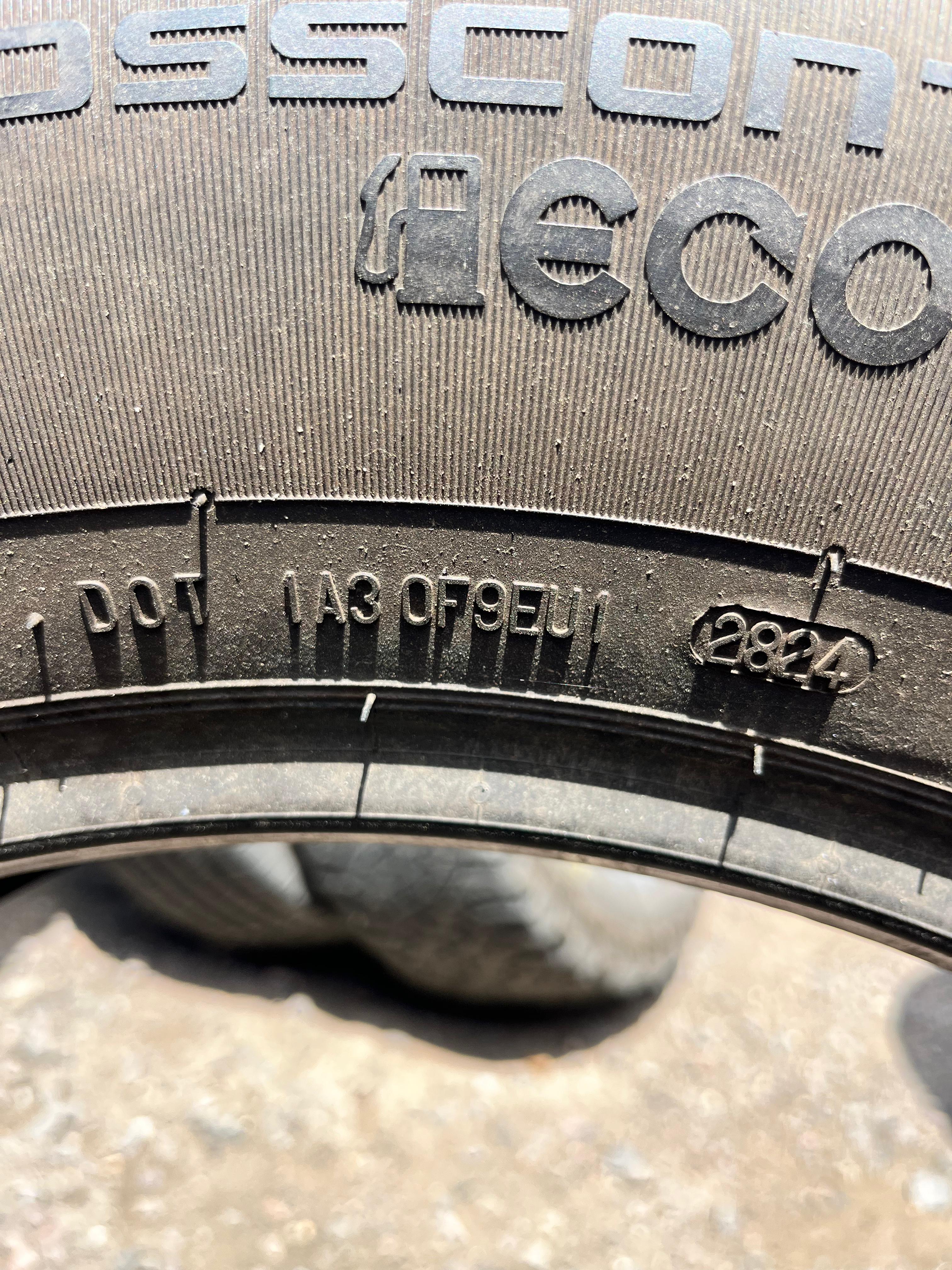275/60R20 Set (4 Used Tires) Continental CrossContact