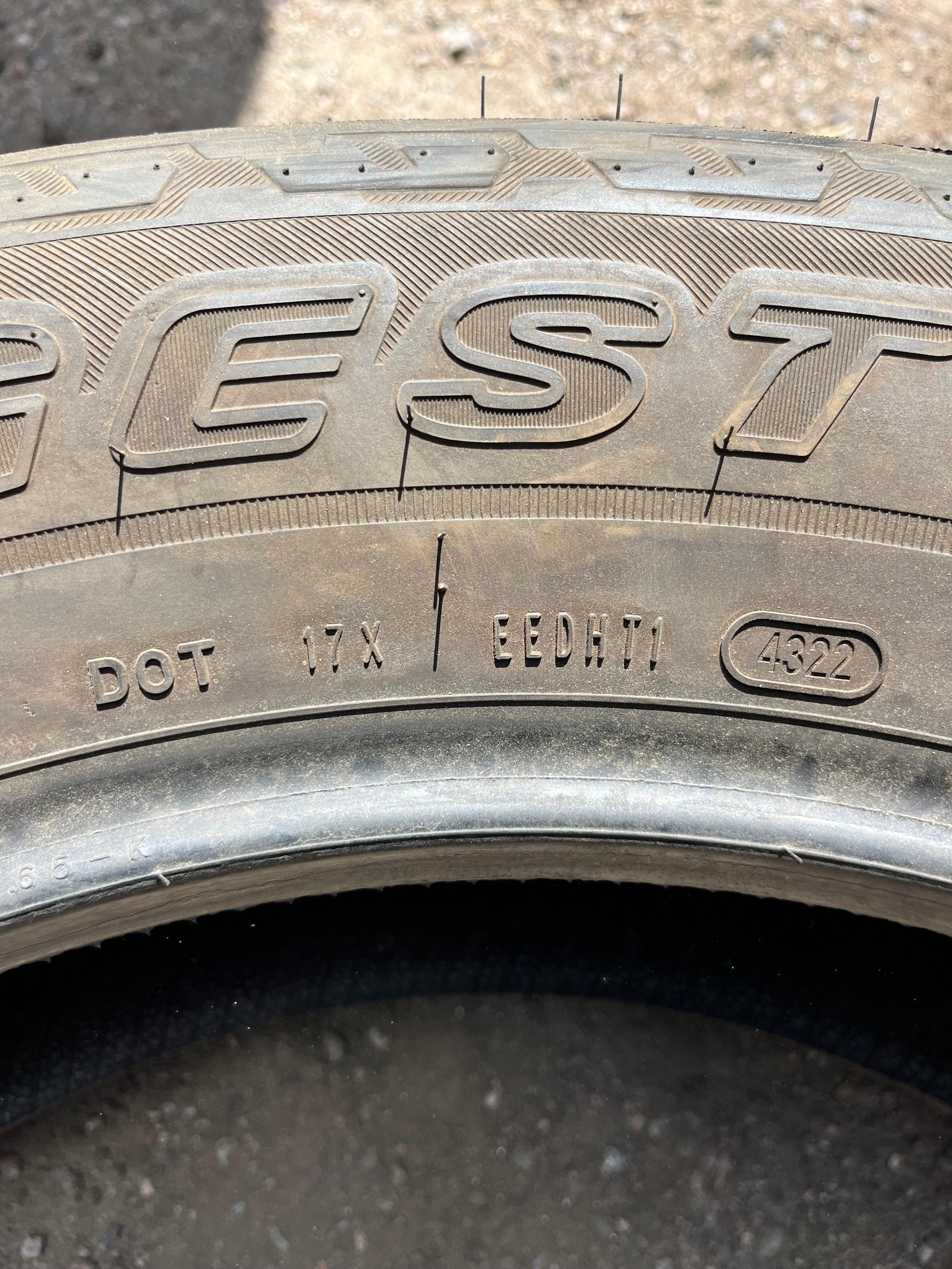 265/60R20 Set (4 Used Tires) Bridgstone Dueller