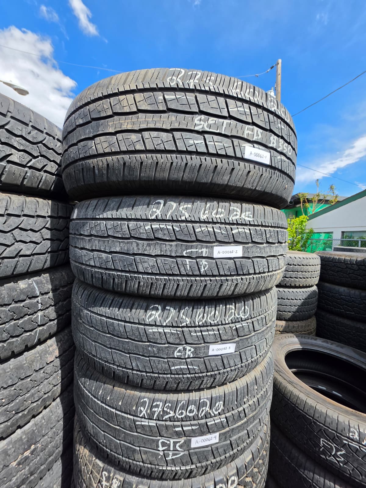 275/60R20 Set (4 Used Tires) General Grabber HTS60