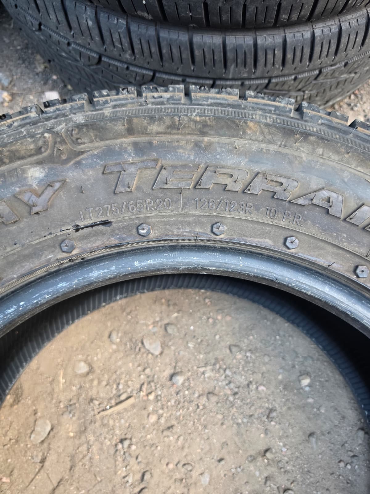 LT275/65R20 Set (4 Used Tires) Nitto Dura Grappler