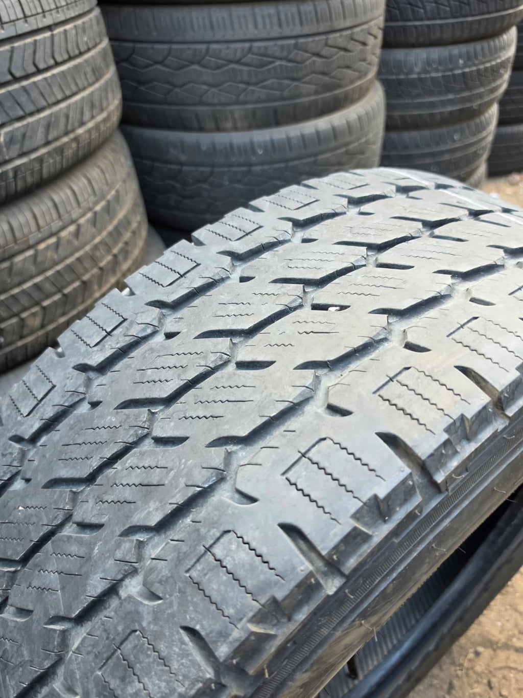 LT275/65R20 Set (4 Used Tires) Nitto Dura Grappler