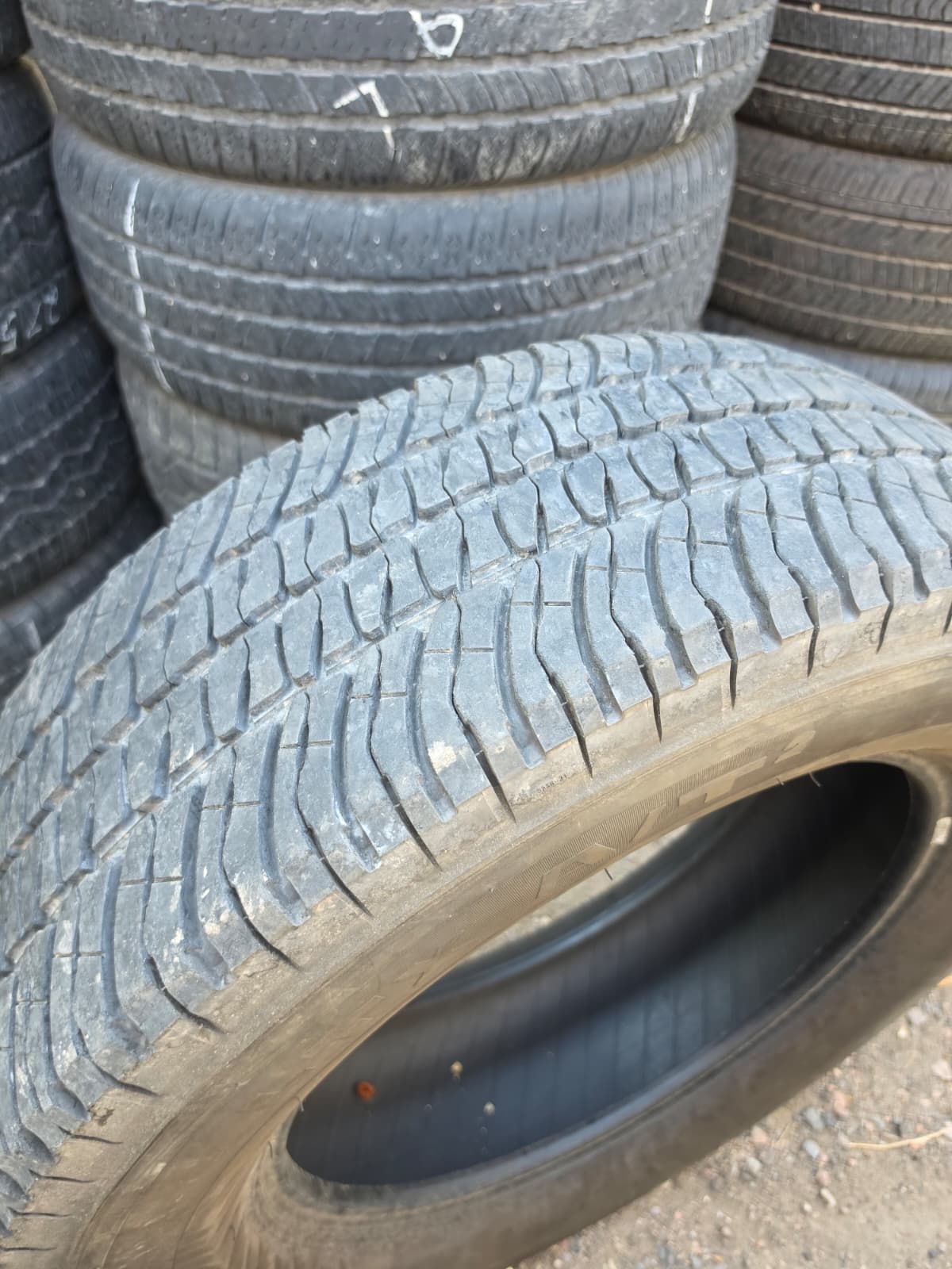 LT275/65R20 Set (4 Used Tires) Michelin LTX A/T2