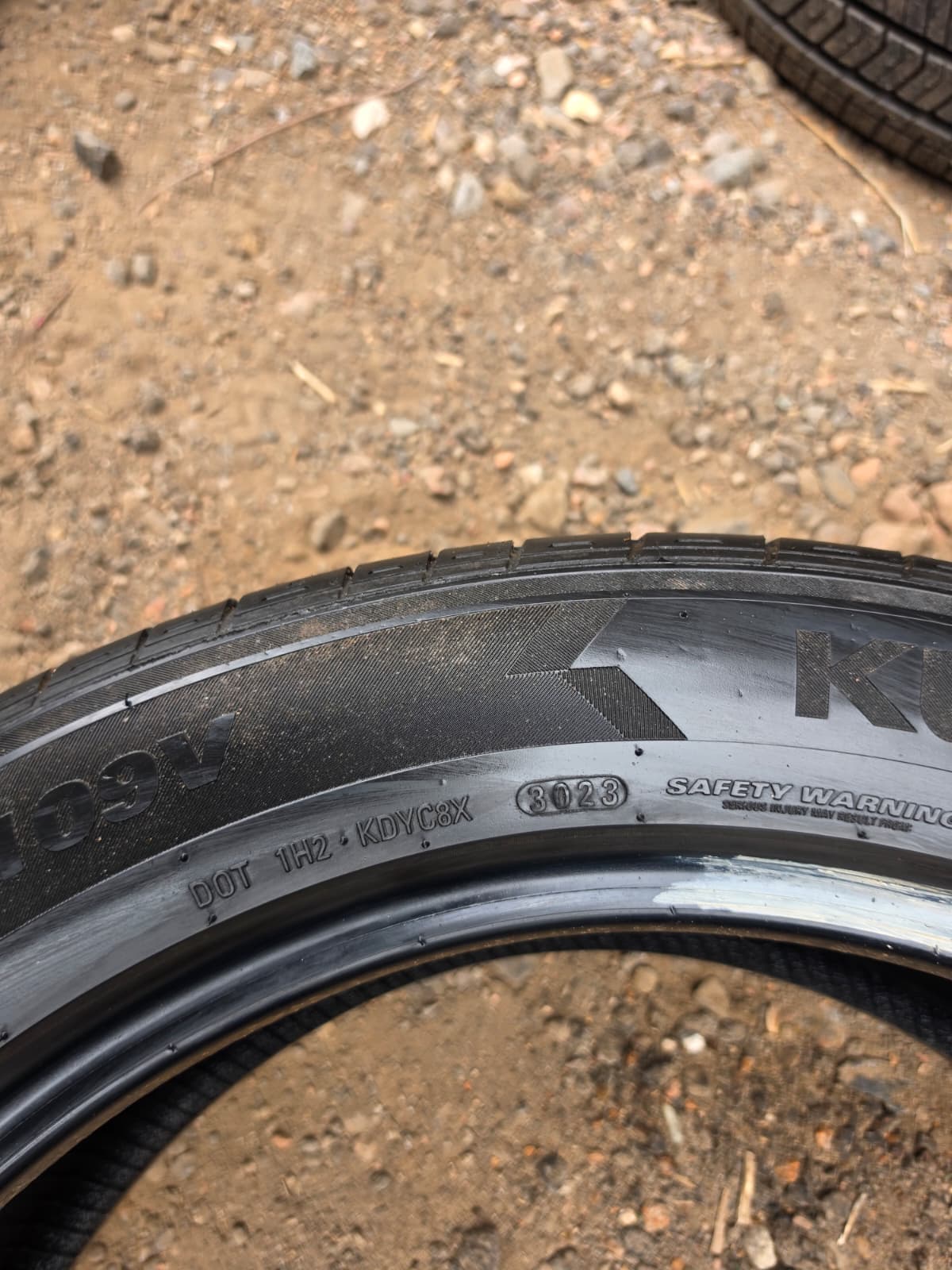 255/50R20 Pair (2 Used Tires) Kumho  Crugen HP51