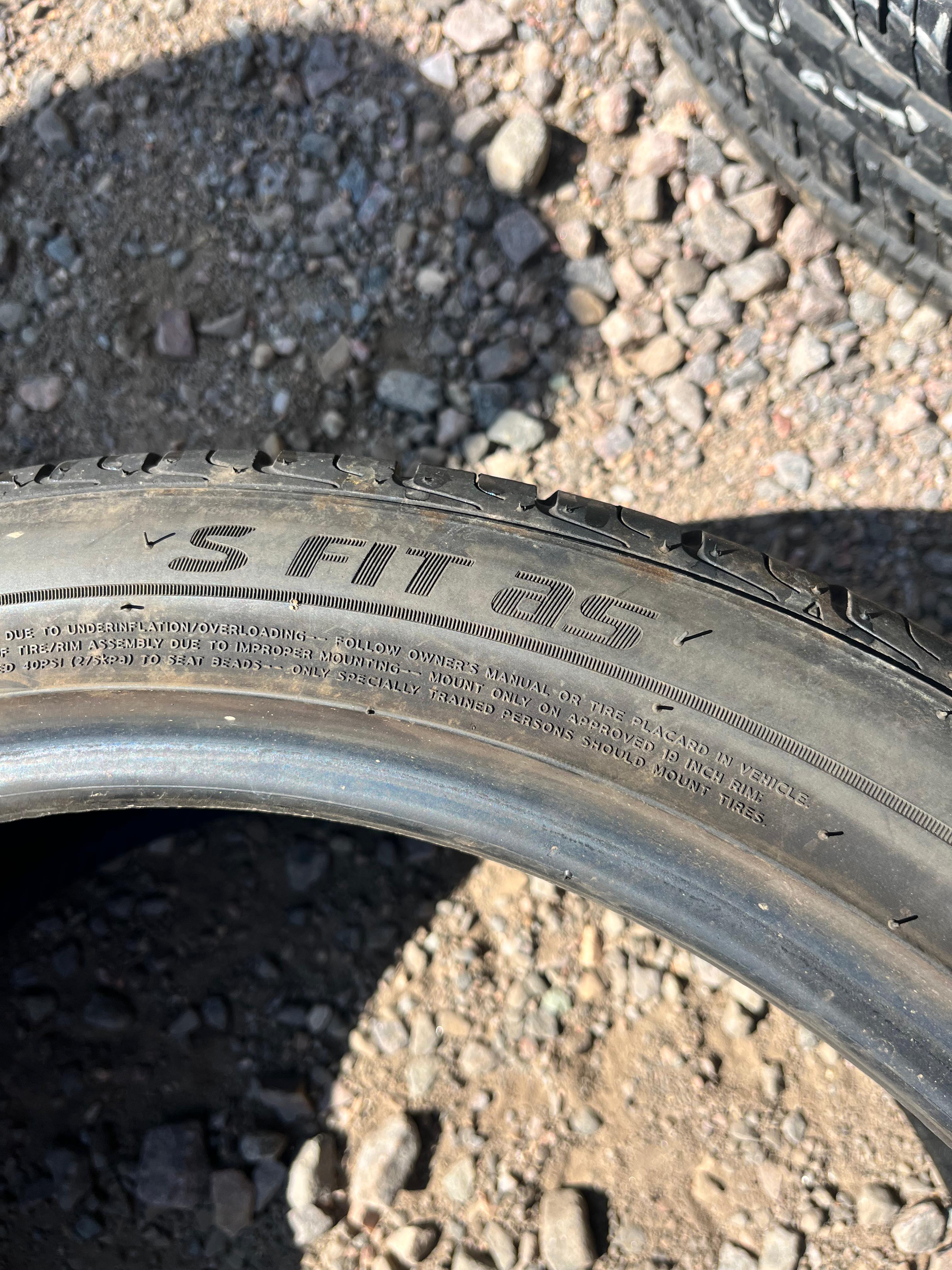 235/40ZR19 Pair (2 Used Tires) Laufenn S Fit AS