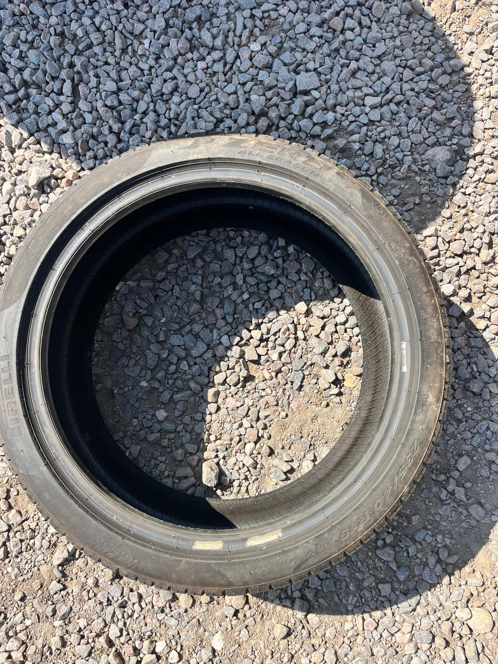 235/40R19 (3 Used Tires) Pirelli Cinturato P7