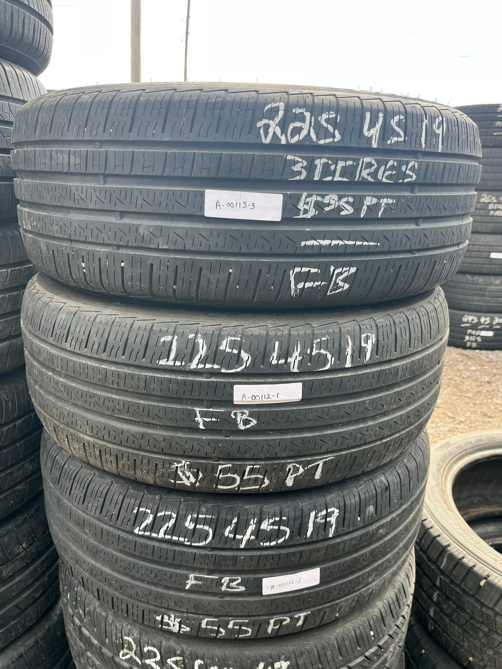 235/40R19 (3 Used Tires) Pirelli Cinturato P7