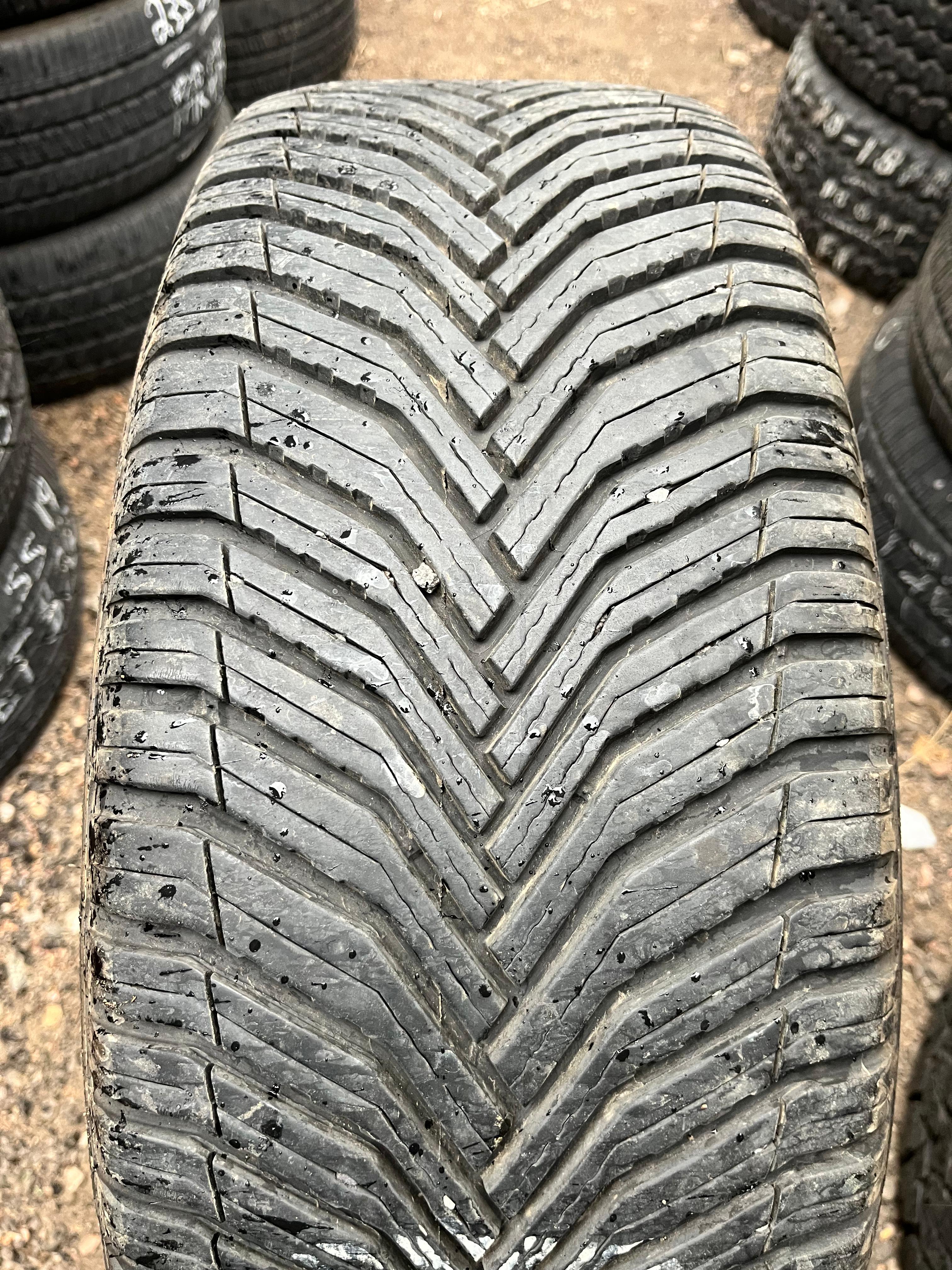 225/55R19 Set (4 Used Tires) Michelin Cross Climate