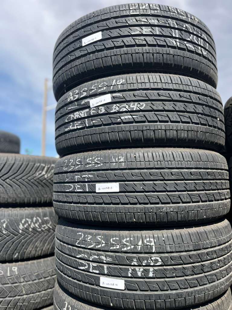 235/55R19 Set (4 Used Tires) Kumho Solus KL21