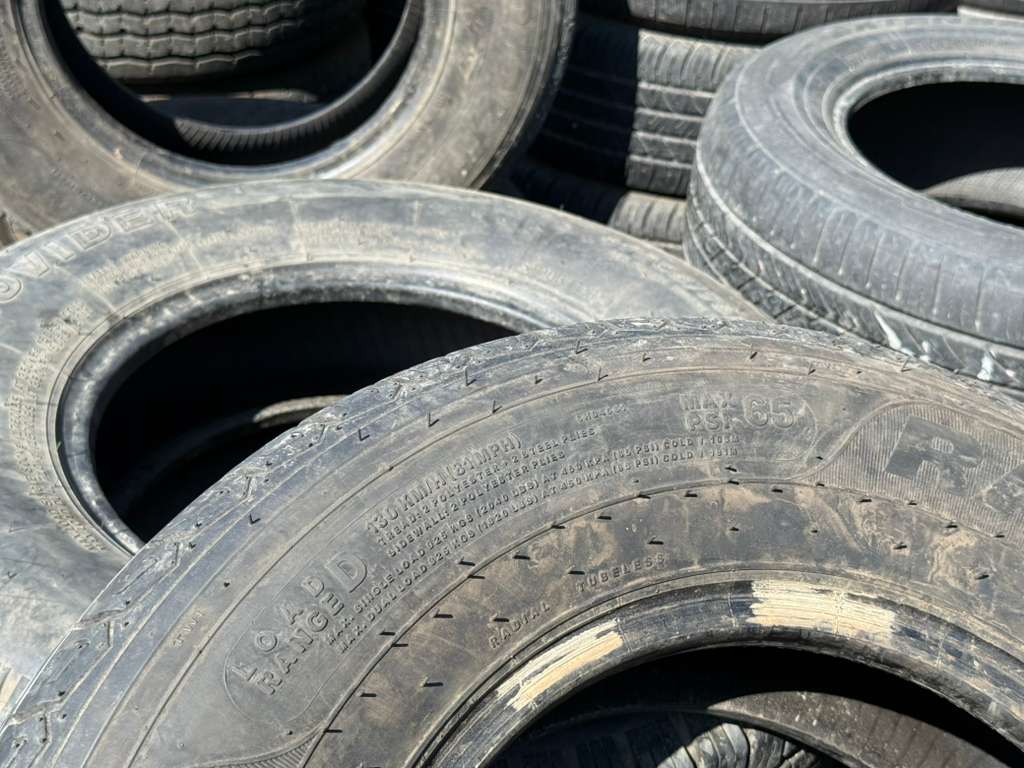 ST205/75R14 Set (4 Used Tires) Carlstar Radial Trail USA