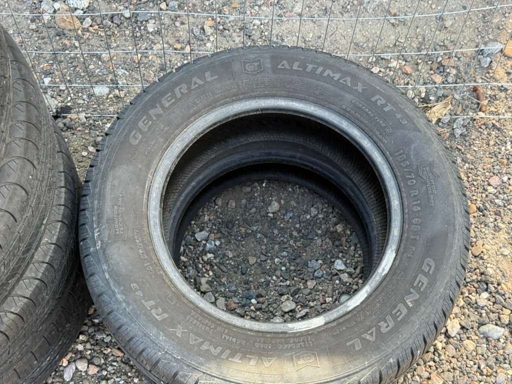 85/70R14 Pair (2 Used Tires) General Altimax RT343