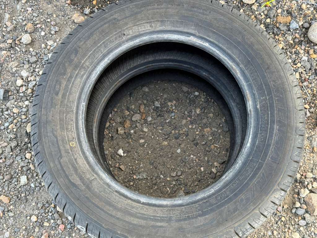 185/65R14 Pair (2 Like New Tires) Toyo Extensa A/S2