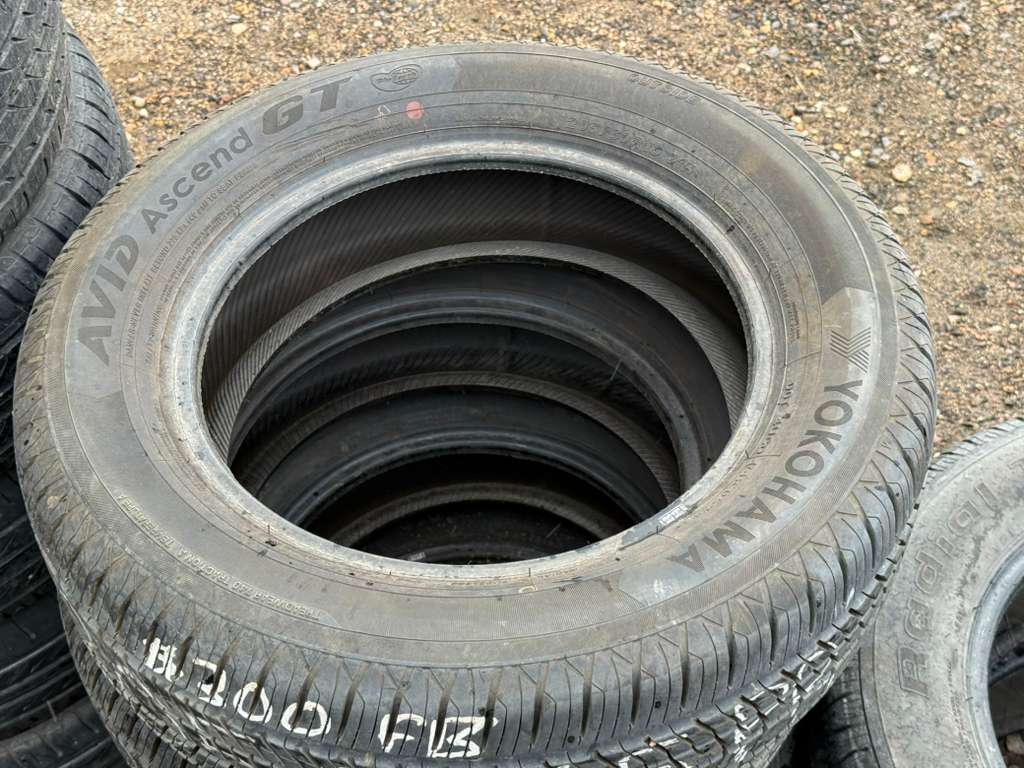 205/60R15 Set (4 Used Tires) Yokohama Avid Ascend GT