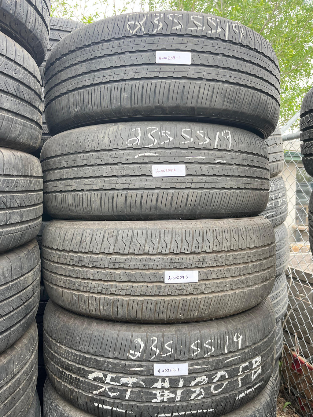 235/55R19 Set (4 Used Tires) Dunlop Grandtrek PT21