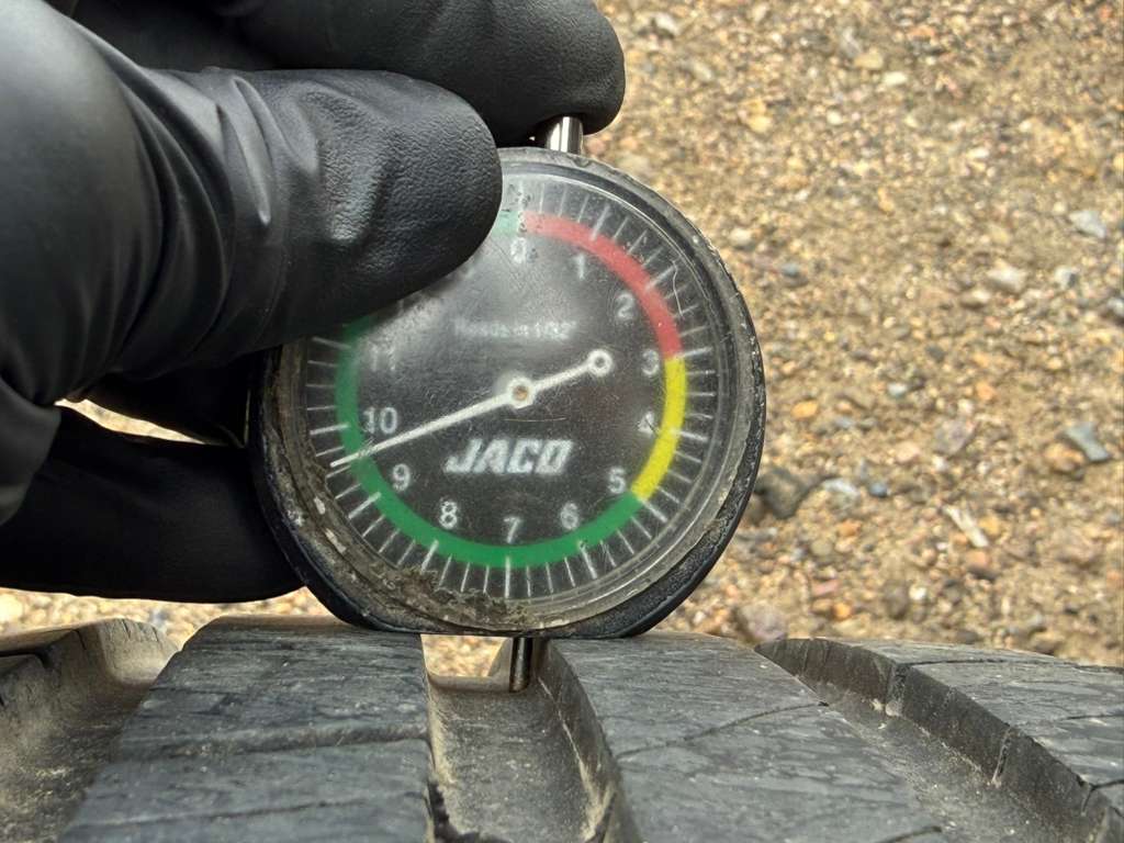 215/60R15 Pair (2 Used Tires) Mastercraft Stratus