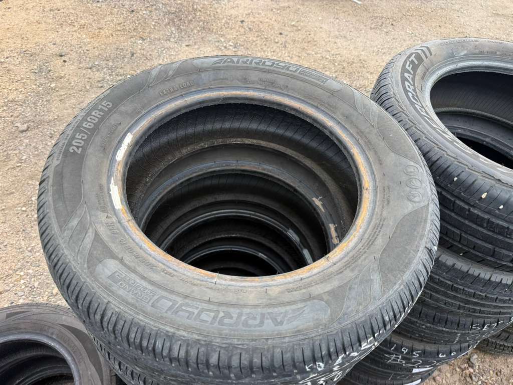 205/60R15 Pair (2 Used Tires) Arroyo