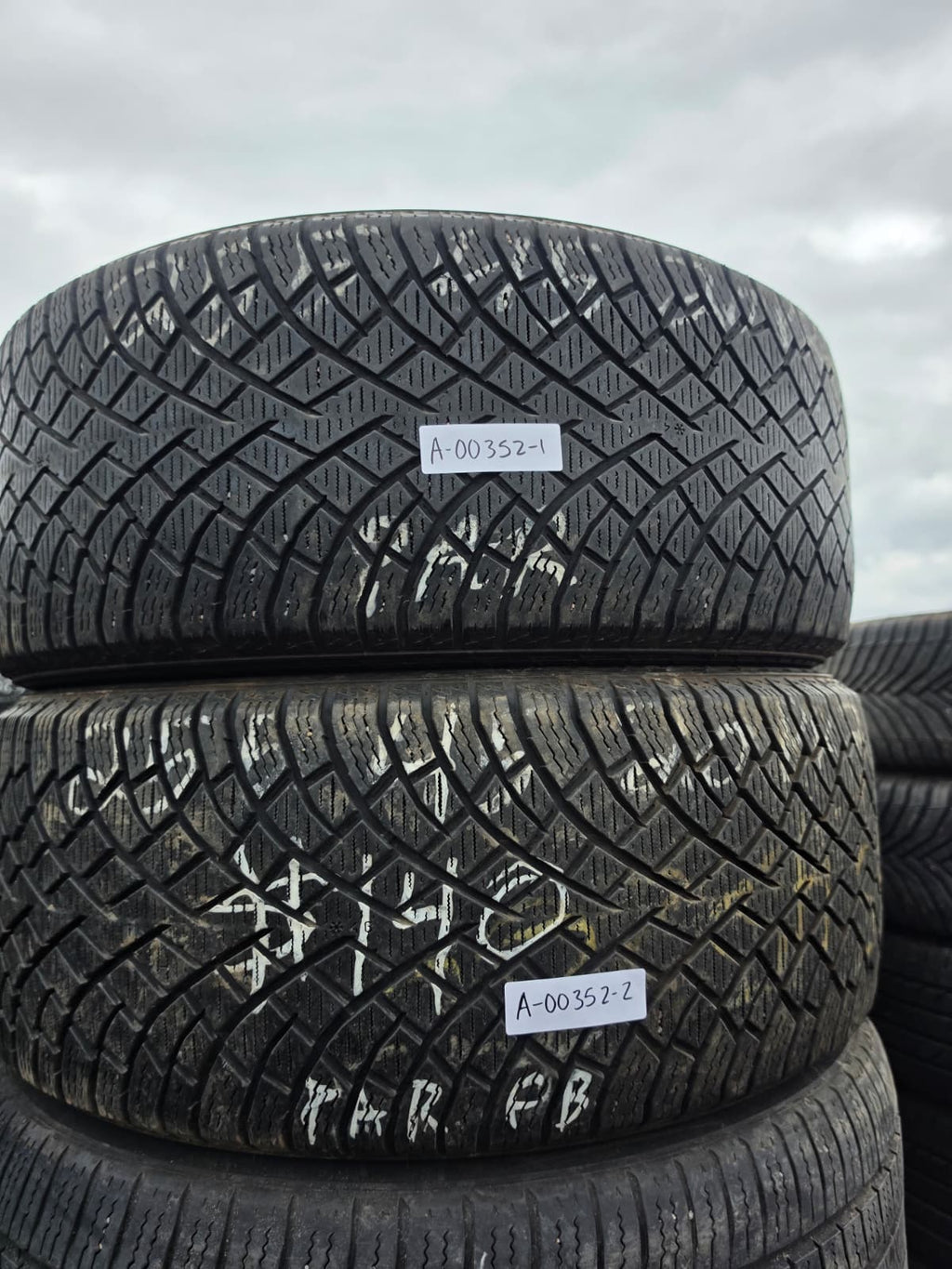 255/45R20 Pair (2 Used Tires)  Nokian Tyres  Hakkpeliitta R5