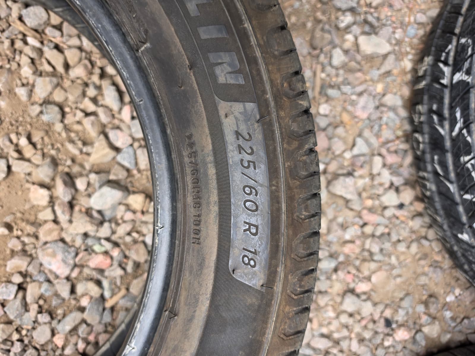 225/60R18 Set (4 Used Tires) Michelin Defender 2