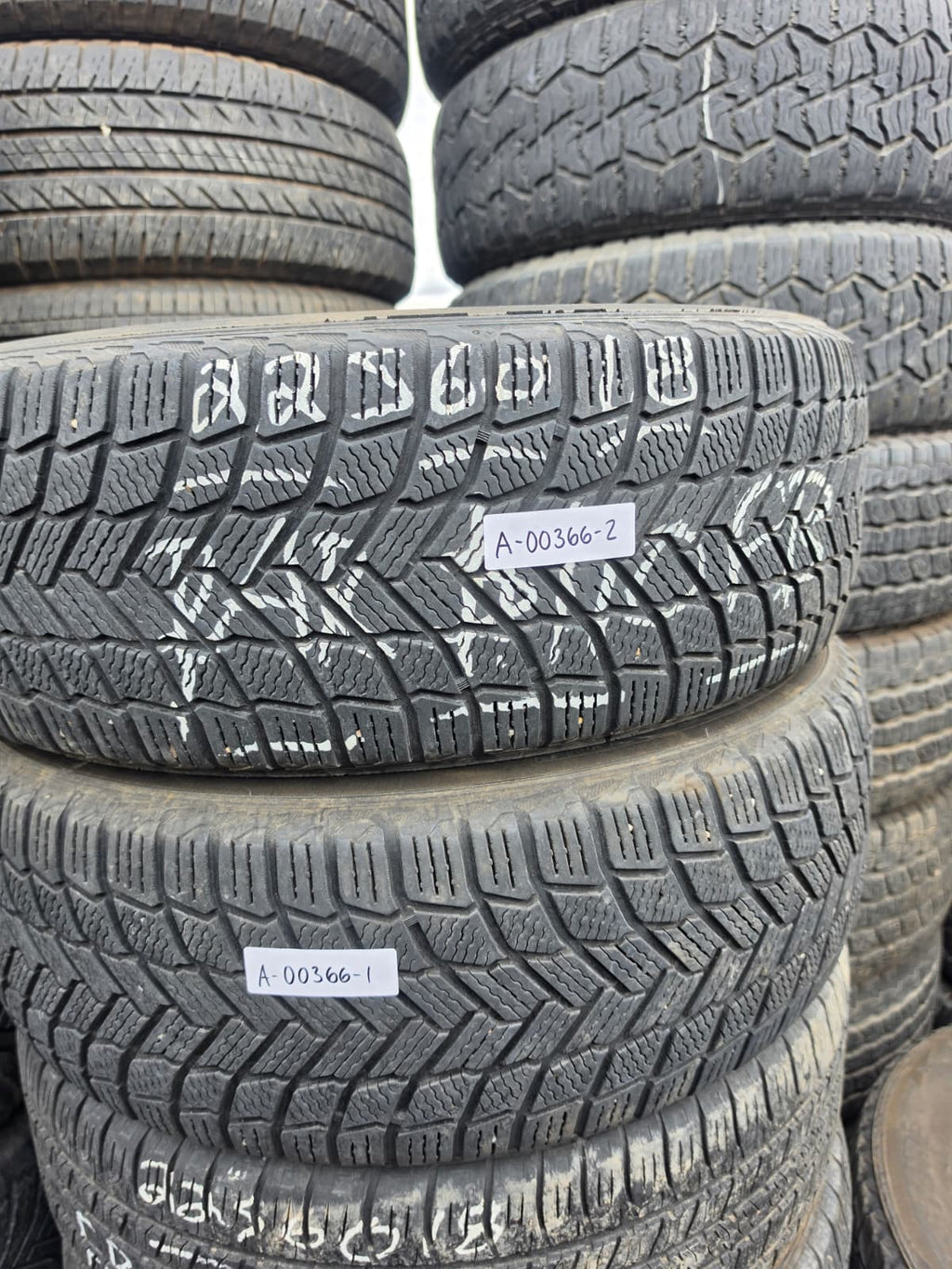 225/60R18 Pair (2 Used Tires) Michelin X-ICE Snow