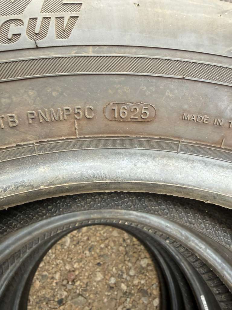 215/65R16 Set (4 Used Tires) Mohave CUV Crossover