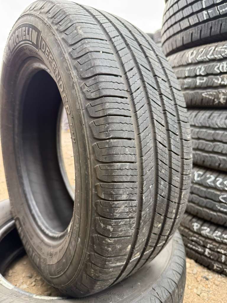 215/65R16 Pair (2 Used Tires) Michelin Defender T+H