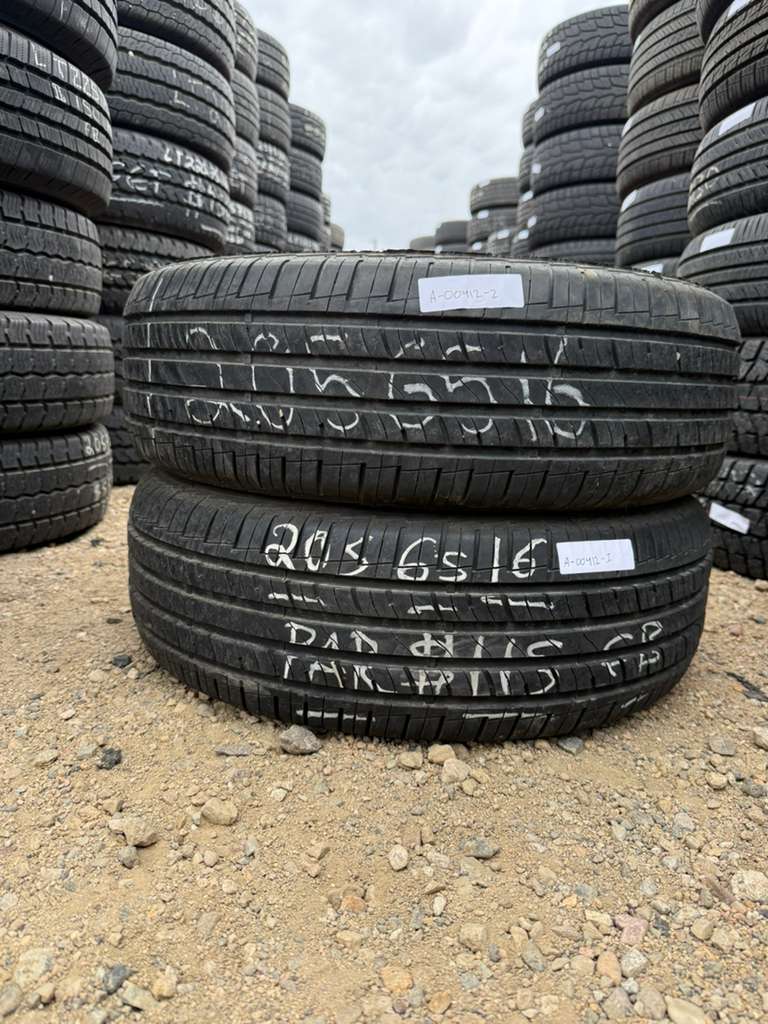 205/65R16 Pair (2 Used Tires) Mastercraft Stratus AS