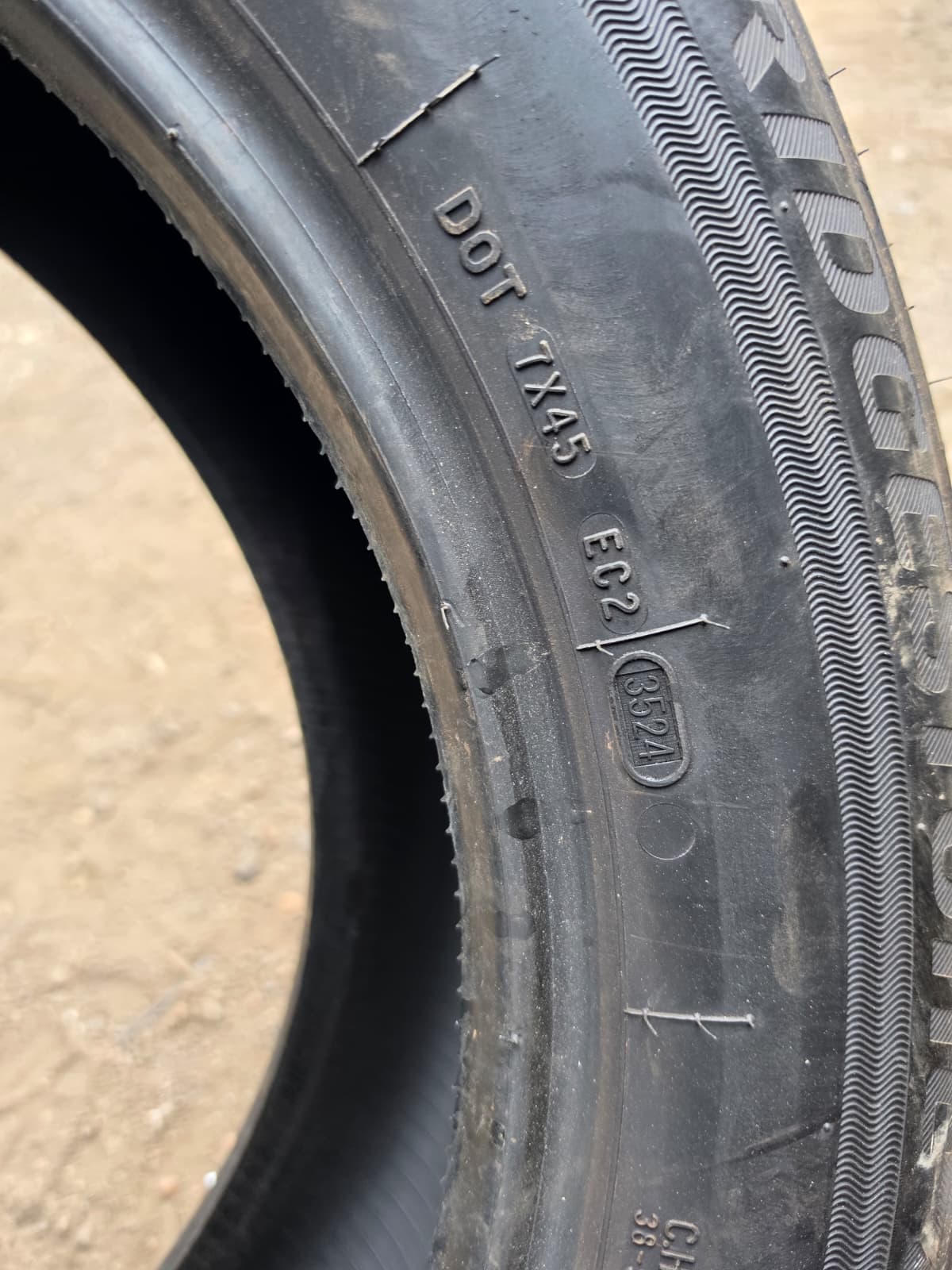 235/60R18 Set (4 Used Tires) Bridgestone Ecopia H/L