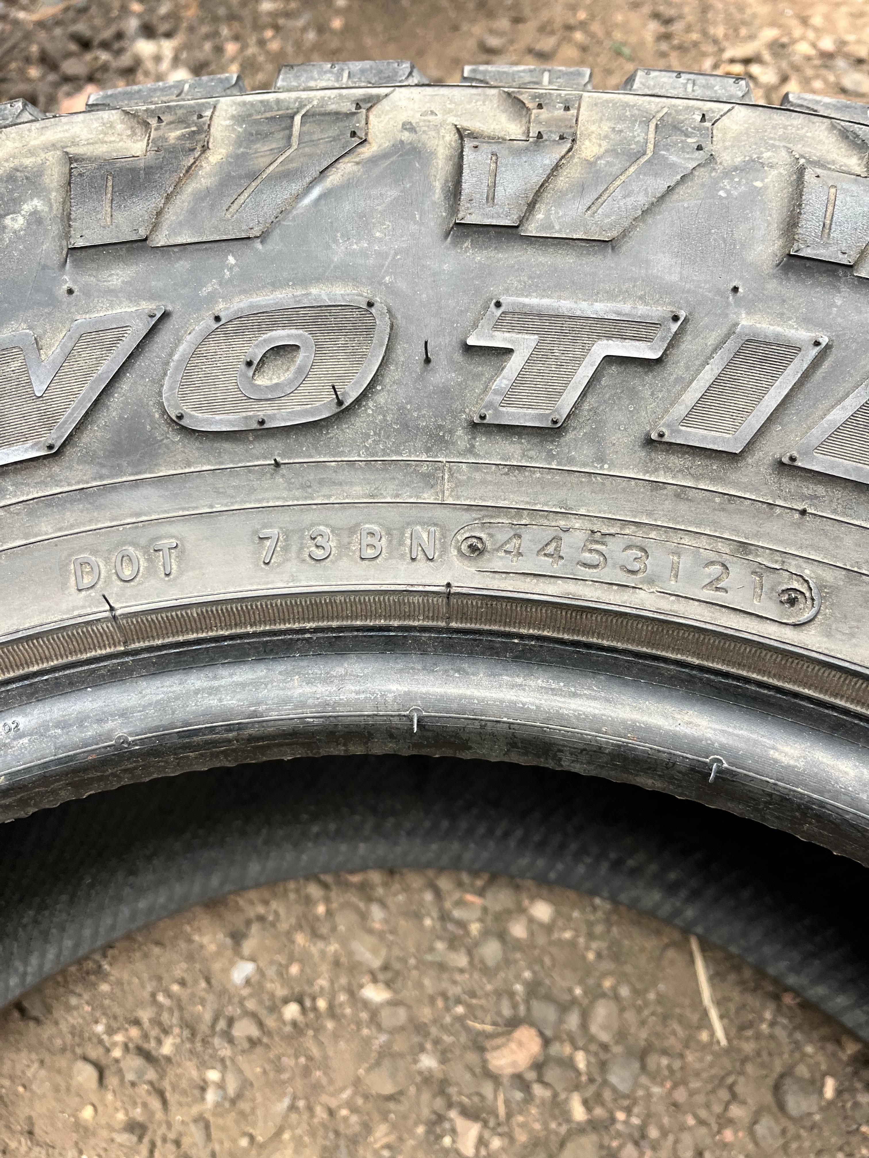 LT275/70R18 Pair (2 Used Tires) Toyo Tires Open Country