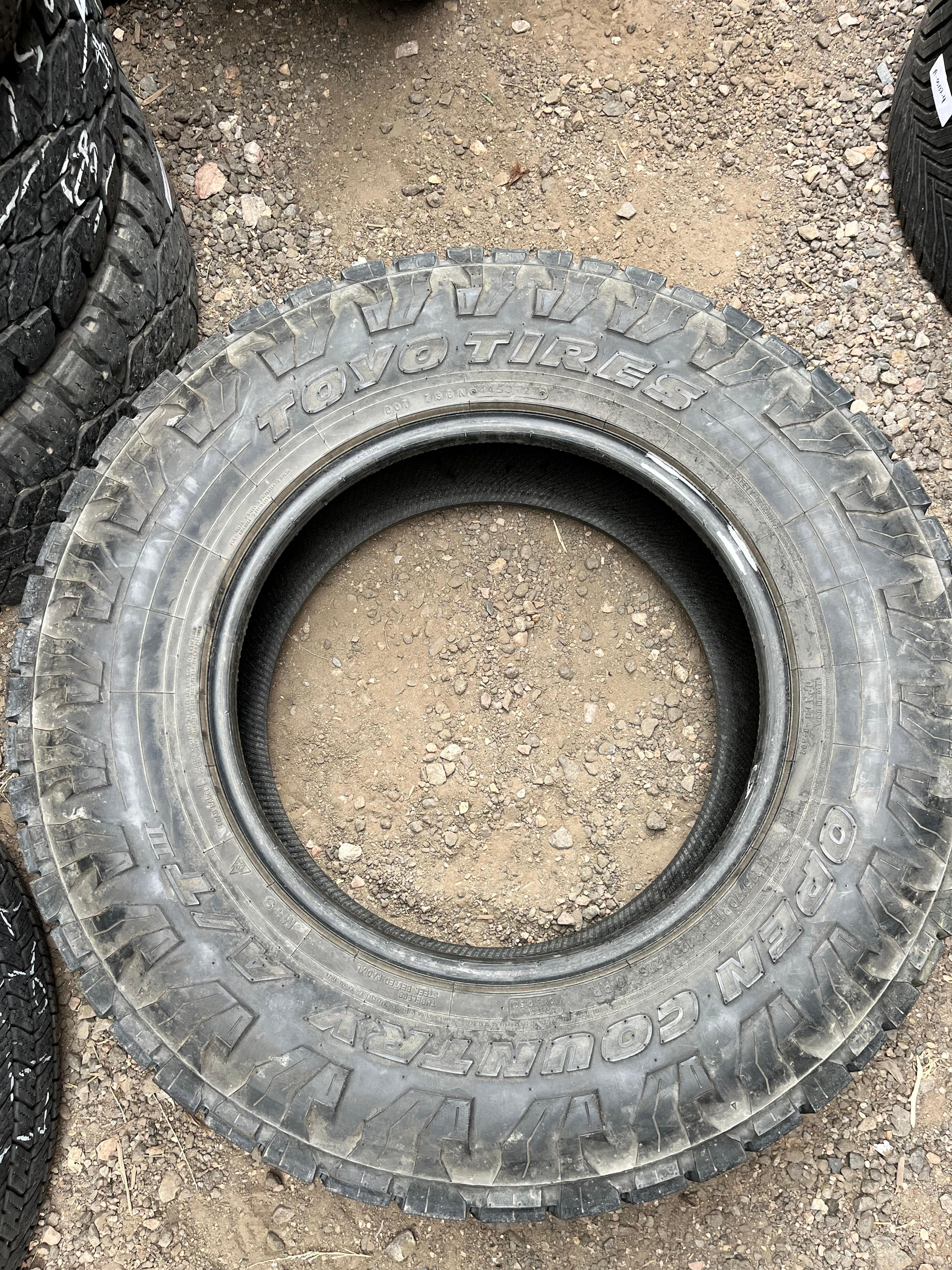 LT275/70R18 Pair (2 Used Tires) Toyo Tires Open Country