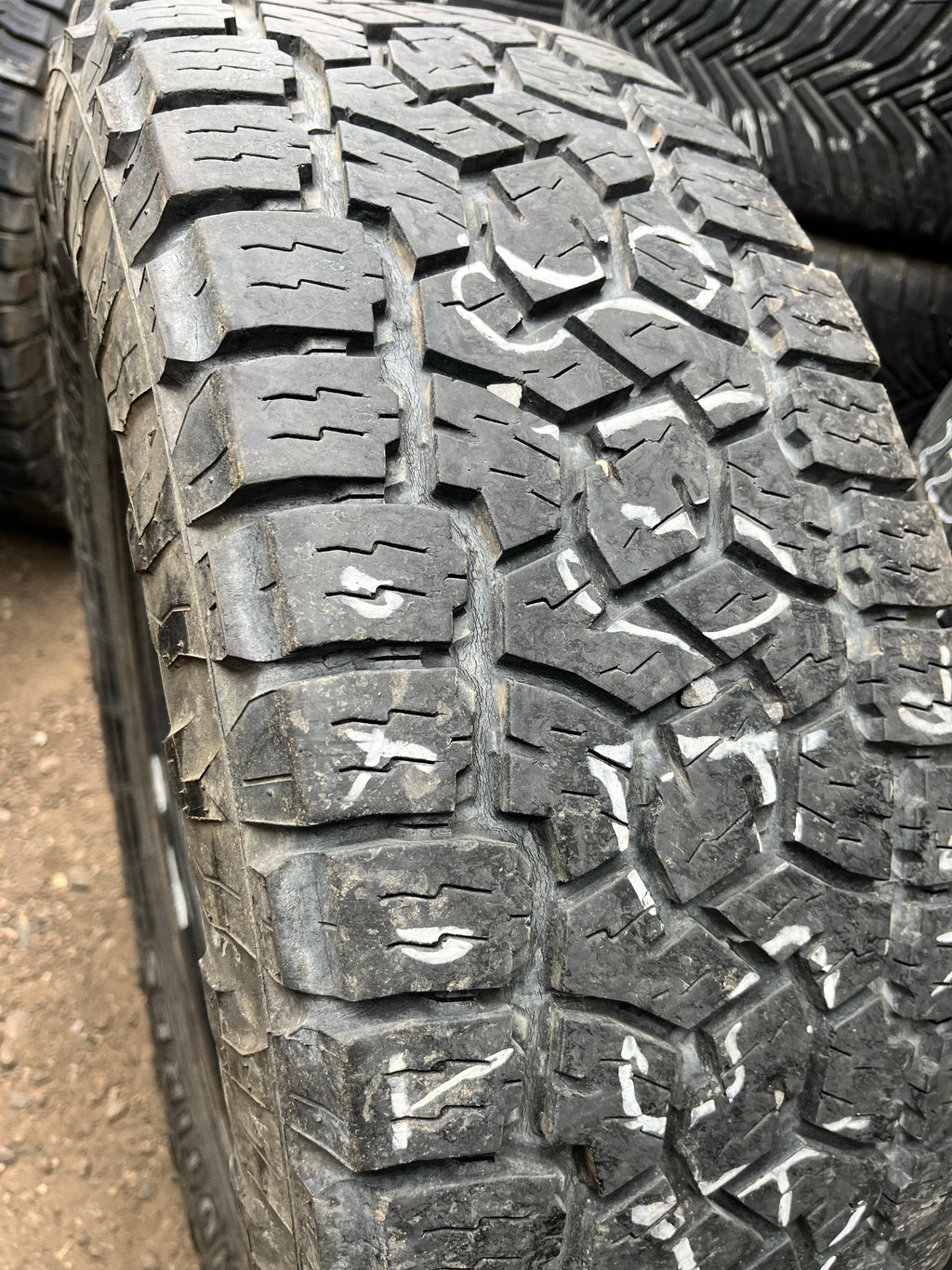 LT275/70R18 Pair (2 Used Tires) Toyo Tires Open Country