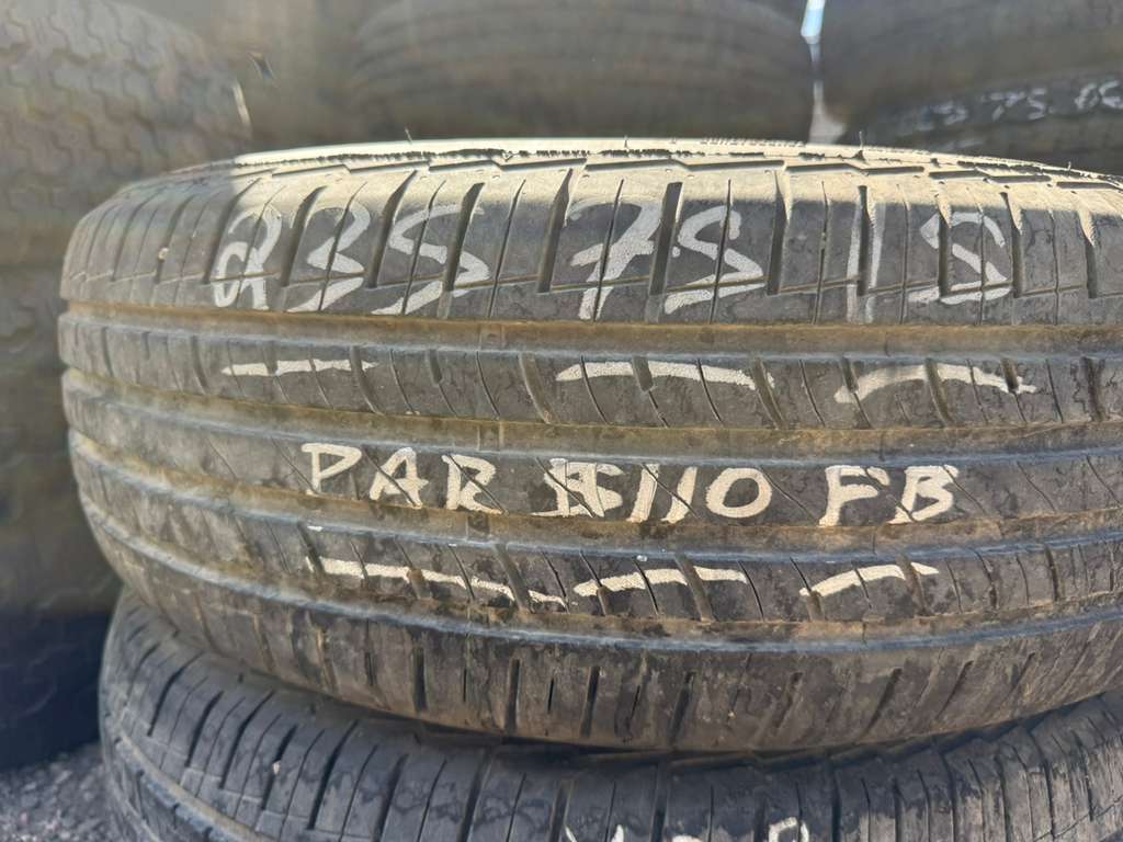 235/75R15 Pair (2 Used Tires) Mastercraft Stratus