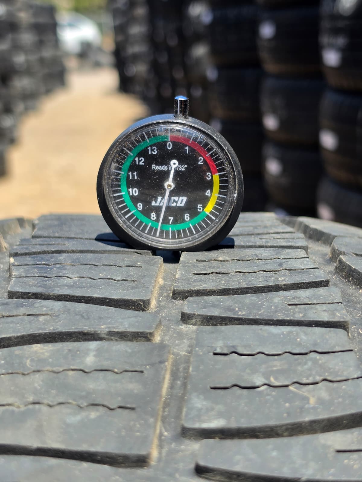 265/60R18 Pair (2 Used Tires) UniRoyal Laredo
