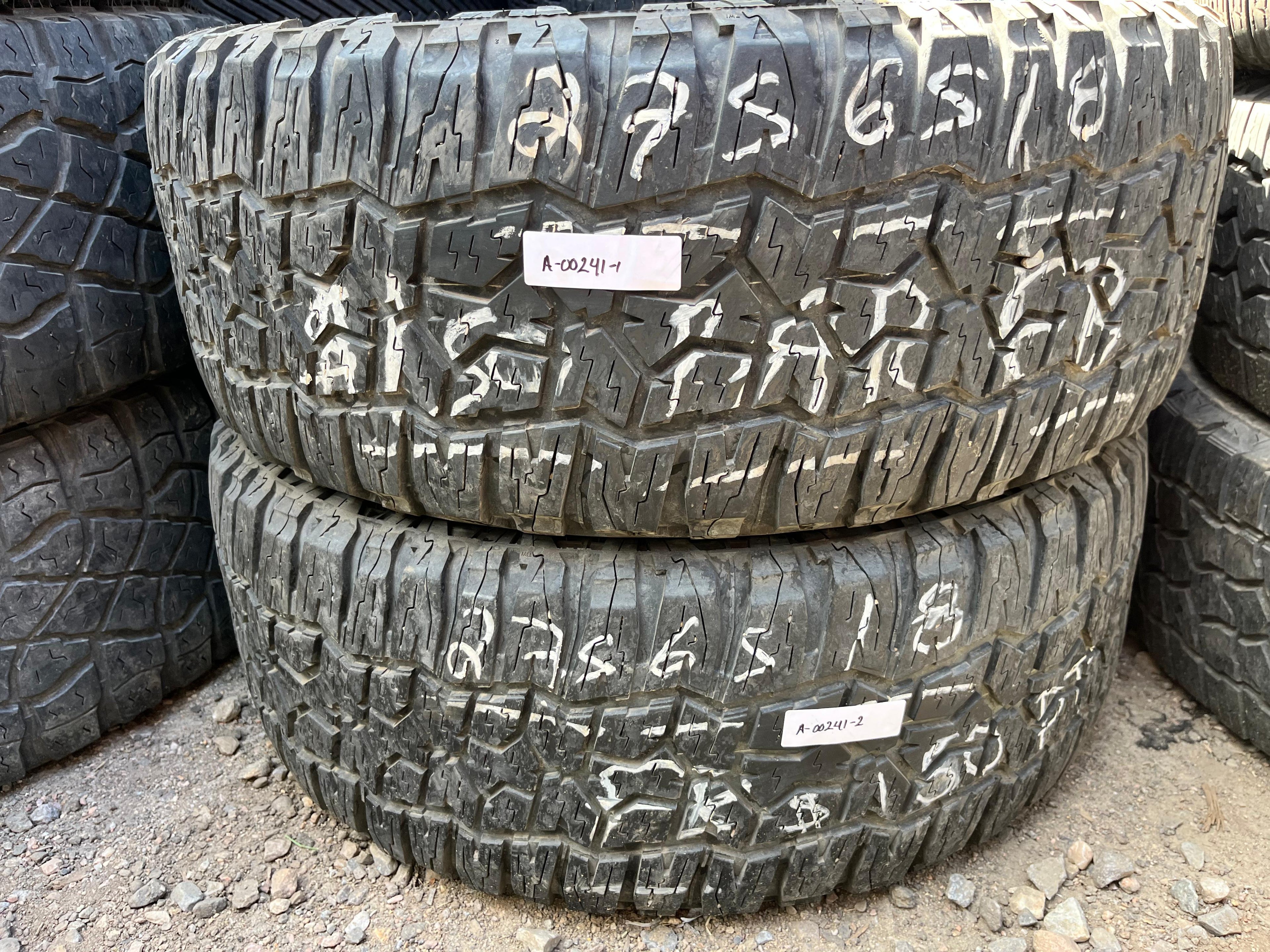 275/65R18 Pair (2 Used Tires) Milestar Pataconia