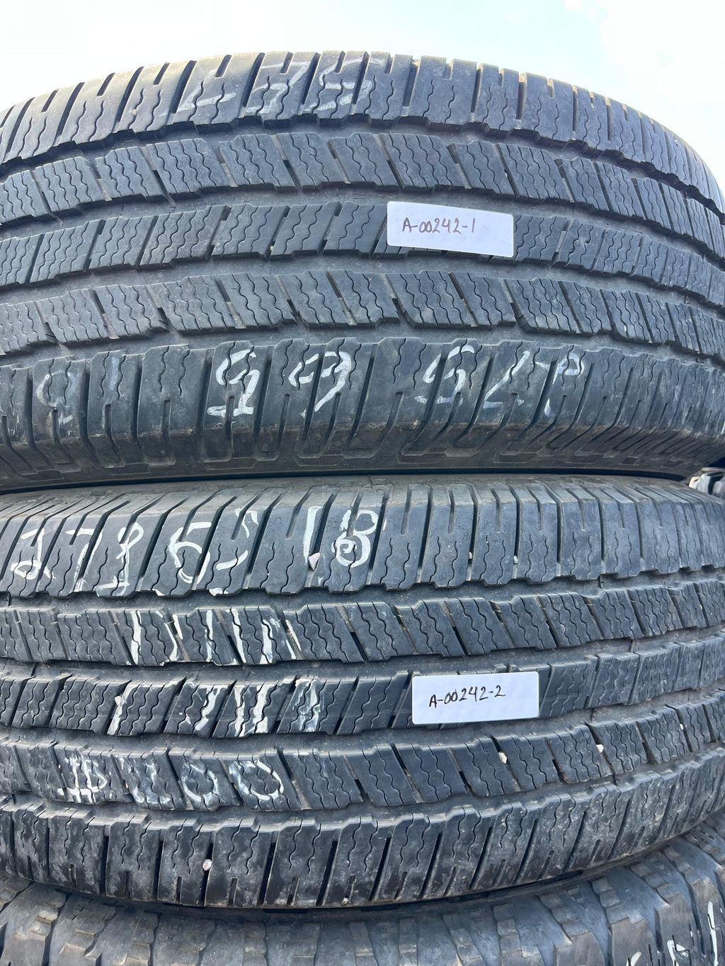 275/65R18 Pair (2 Used Tires) MICHELIN Defender LTX