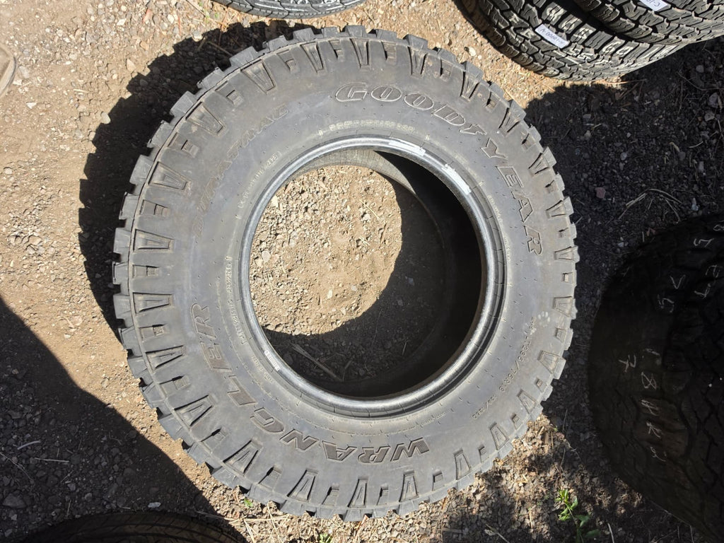 LT285/75R18 Set (4 Used Tires) Goodyear Wrangler DuraTrac
