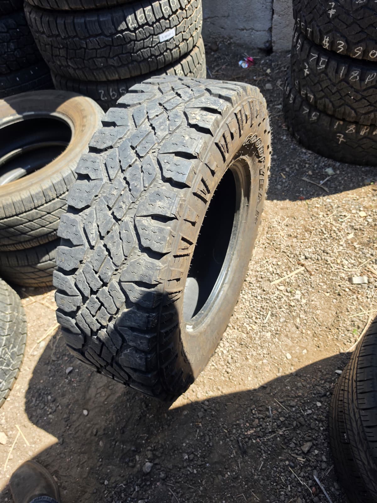 LT285/75R18 Set (4 Used Tires) Goodyear Wrangler DuraTrac