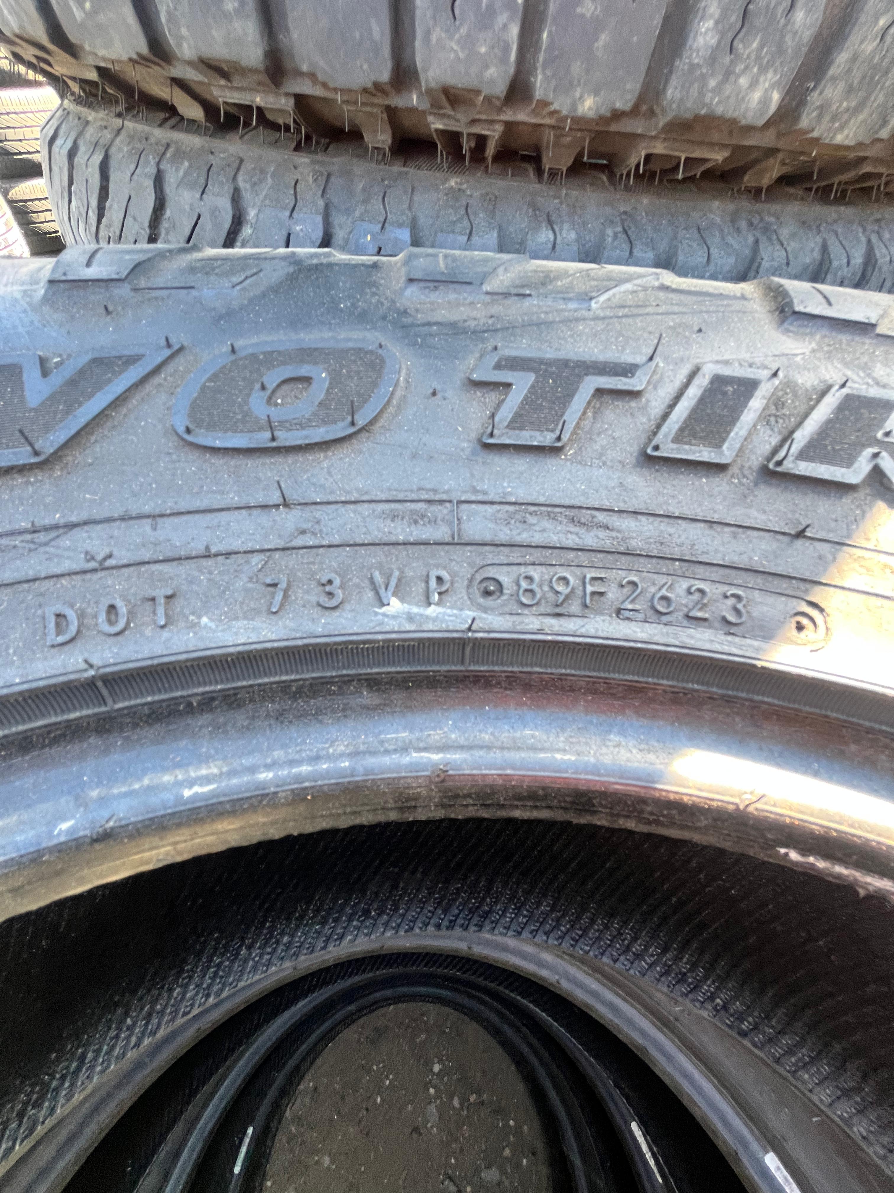LT325/65R18 Set (4 Used Tires) Toyo Tires Open Country