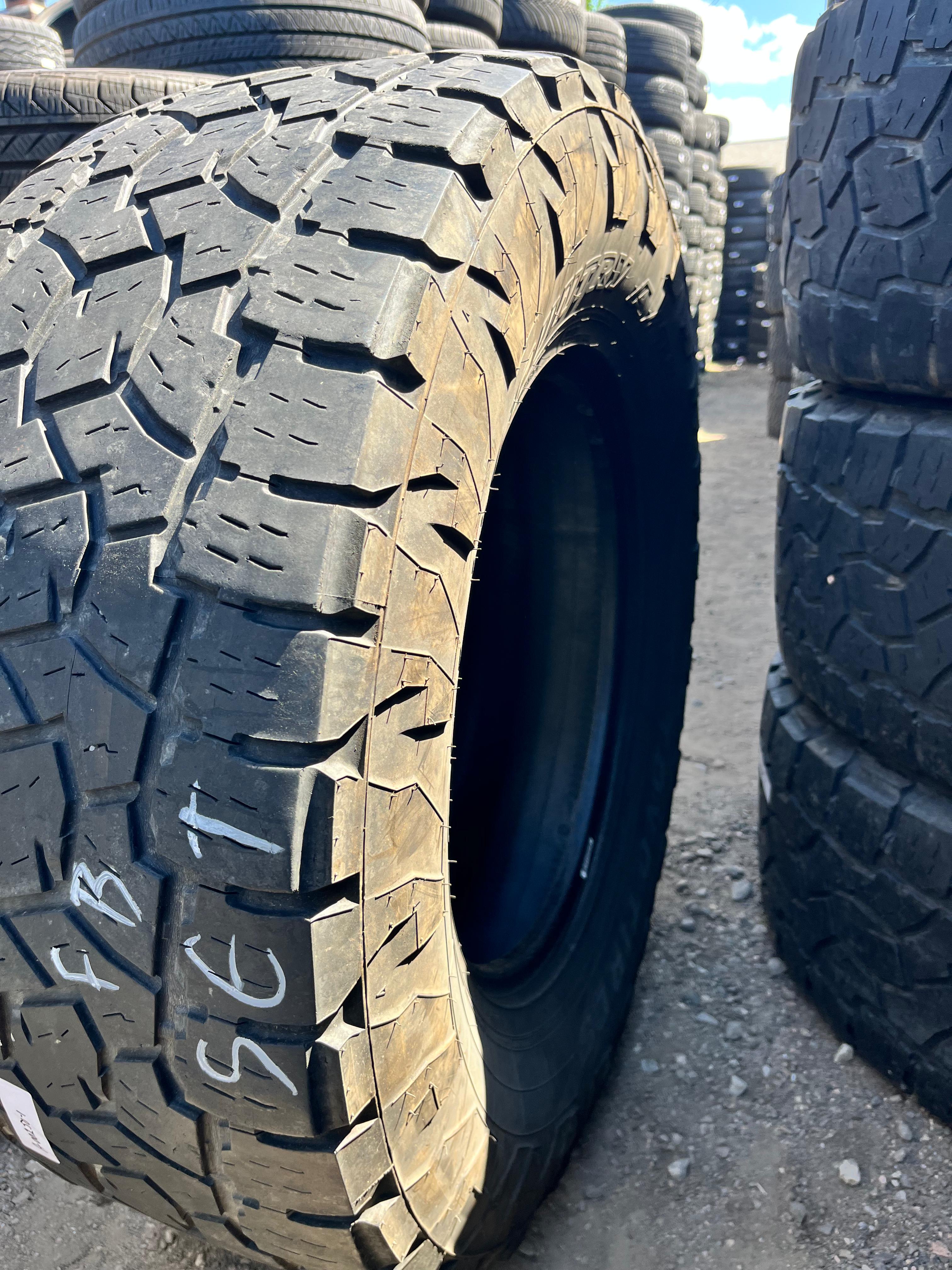 LT325/65R18 Set (4 Used Tires) Toyo Tires Open Country