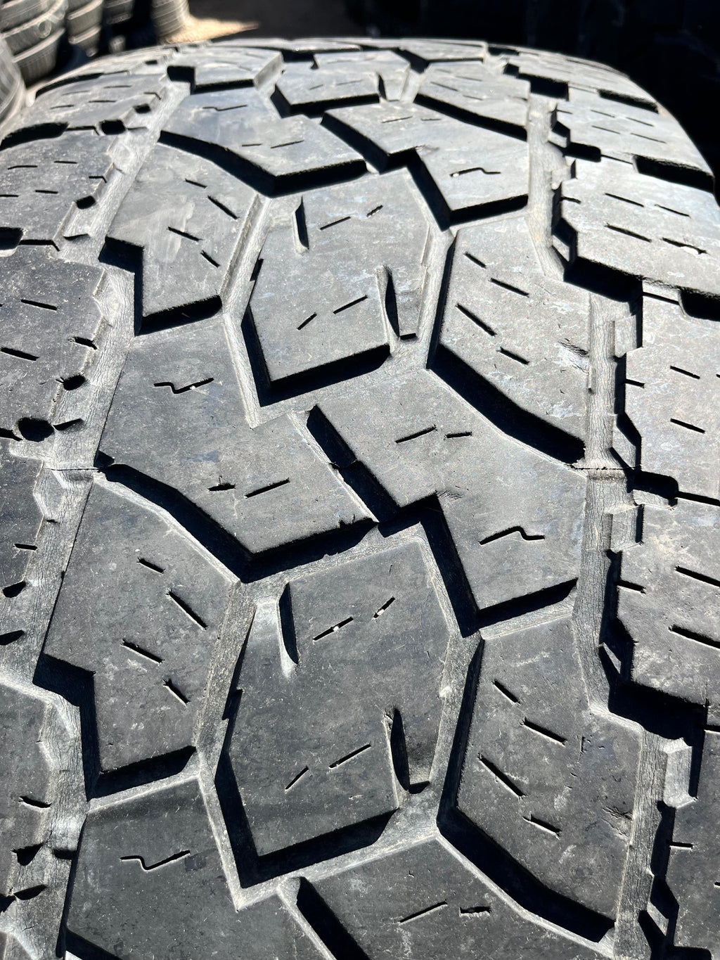 LT325/65R18 Set (4 Used Tires) Toyo Tires Open Country
