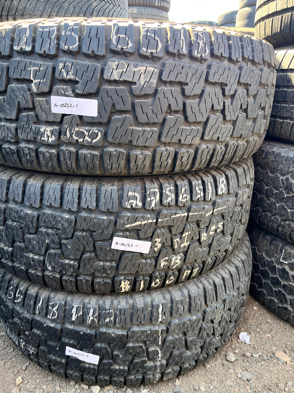 275/65R18 (3 Used Tires) Pirelli Scorpion